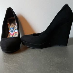 Perfect black suade from top to bottom wedges!